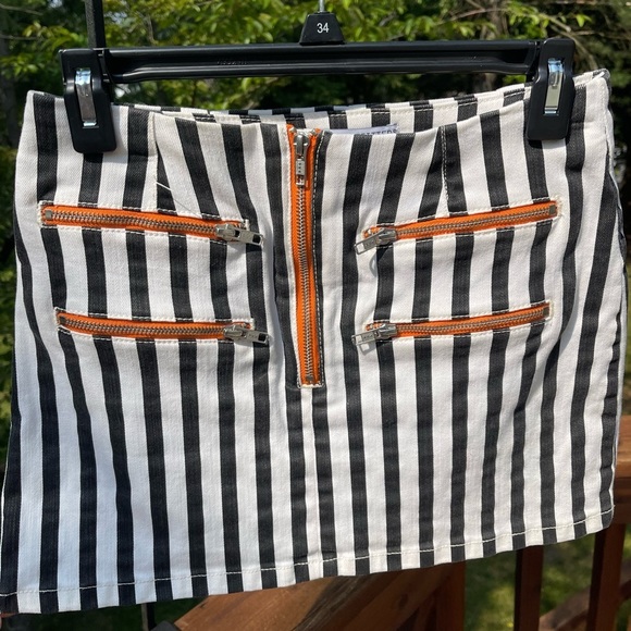 Urban Outfitters Striped Mini Skirt with Orange Zipper Detailing - Picture 2 of 8